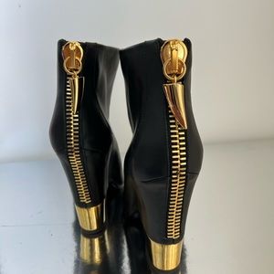 Giuseppe Zanotti Black Leather Gold Claw Zip Point Toe Bootie